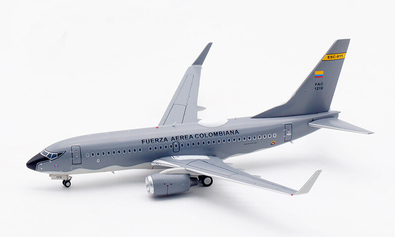 1:200 Inflight FUERZA AEREA COLOMBIANA Boeing 737-700 Aircraft Diecast Model