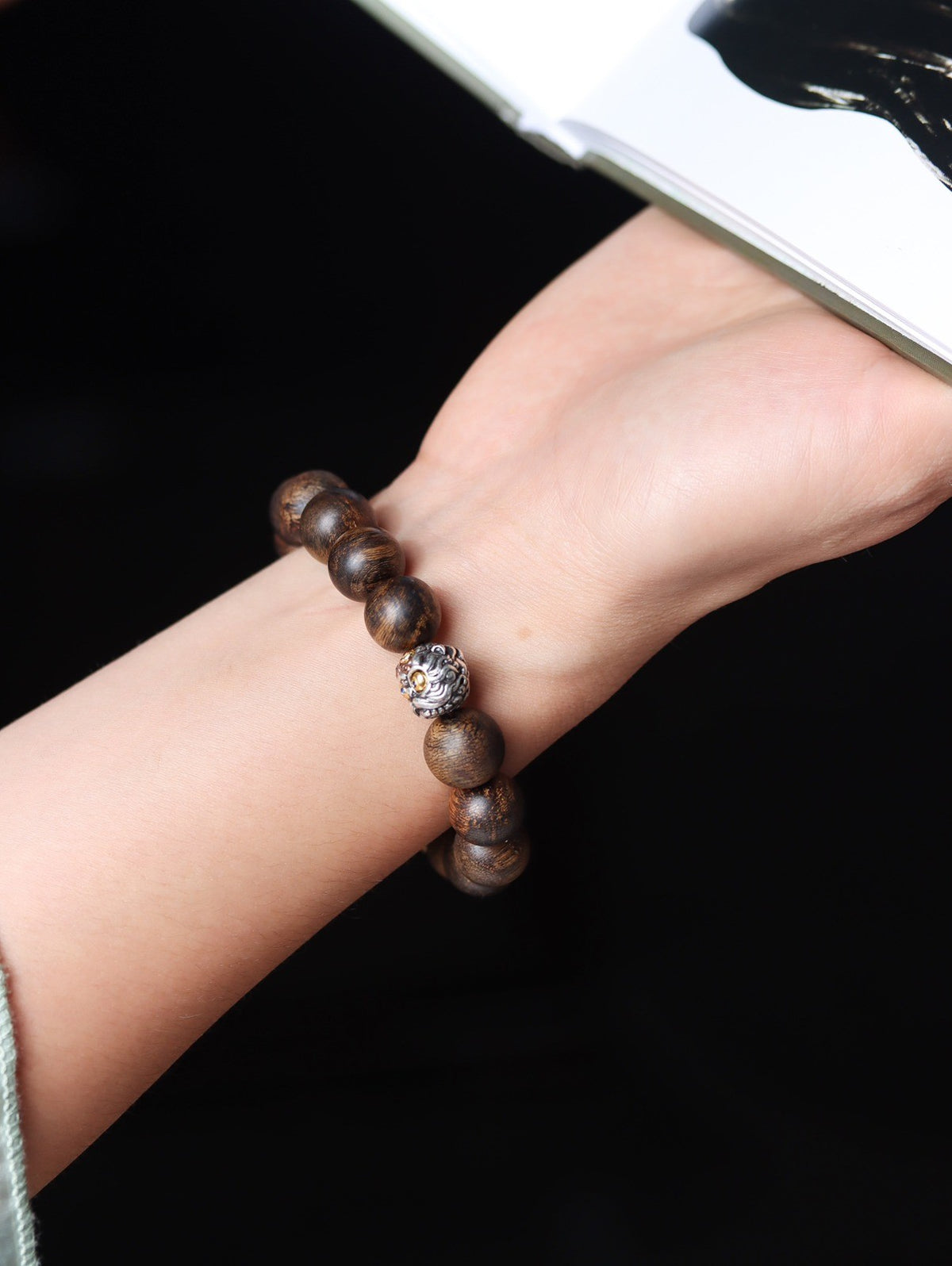 12mm Chinese Natural Eaglewood Handmade Exquisite Bracelets 31147
