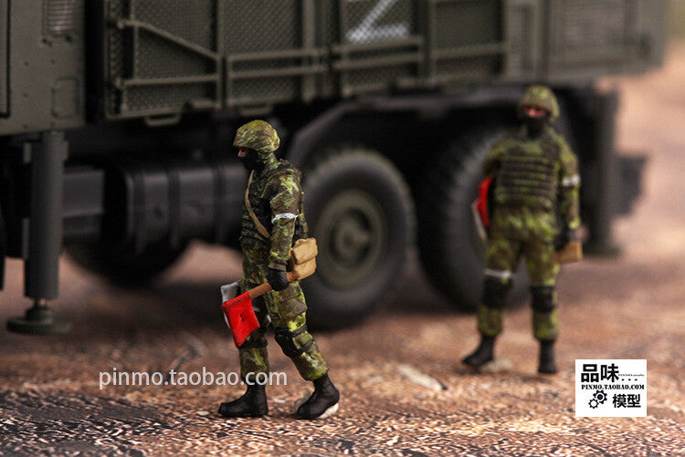 1/72 Russian Armor Command Soldier 5 Soldier Model