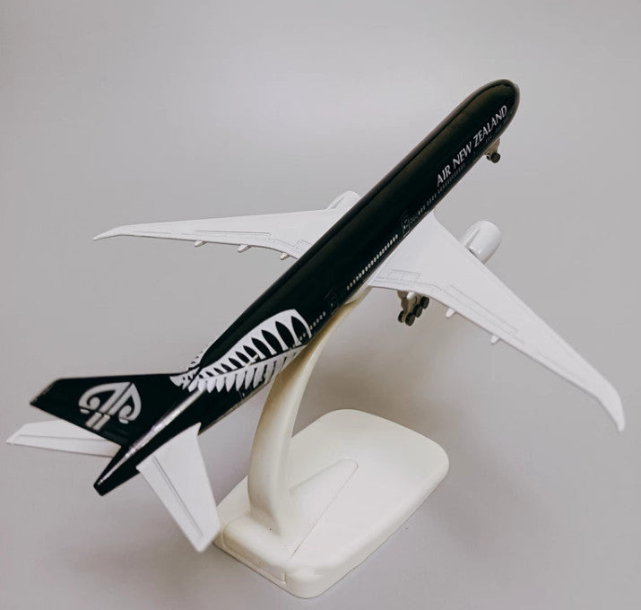 19CM AIR NEW ZEALAND BOEING 777-300ER Passenger Airplane Diecast Aircraft Model