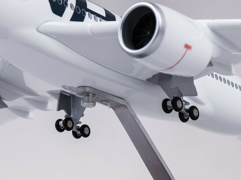 47CM 1:140 FINNAIR AIRBUS A350 Passenger Airplane Landing Gear Resin Plane Model