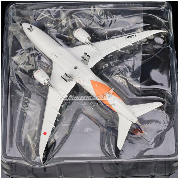 1:400 JC Wings AIR JAPAN BOEING 787-8 Passenger Airplane Diecast Aircraft Model