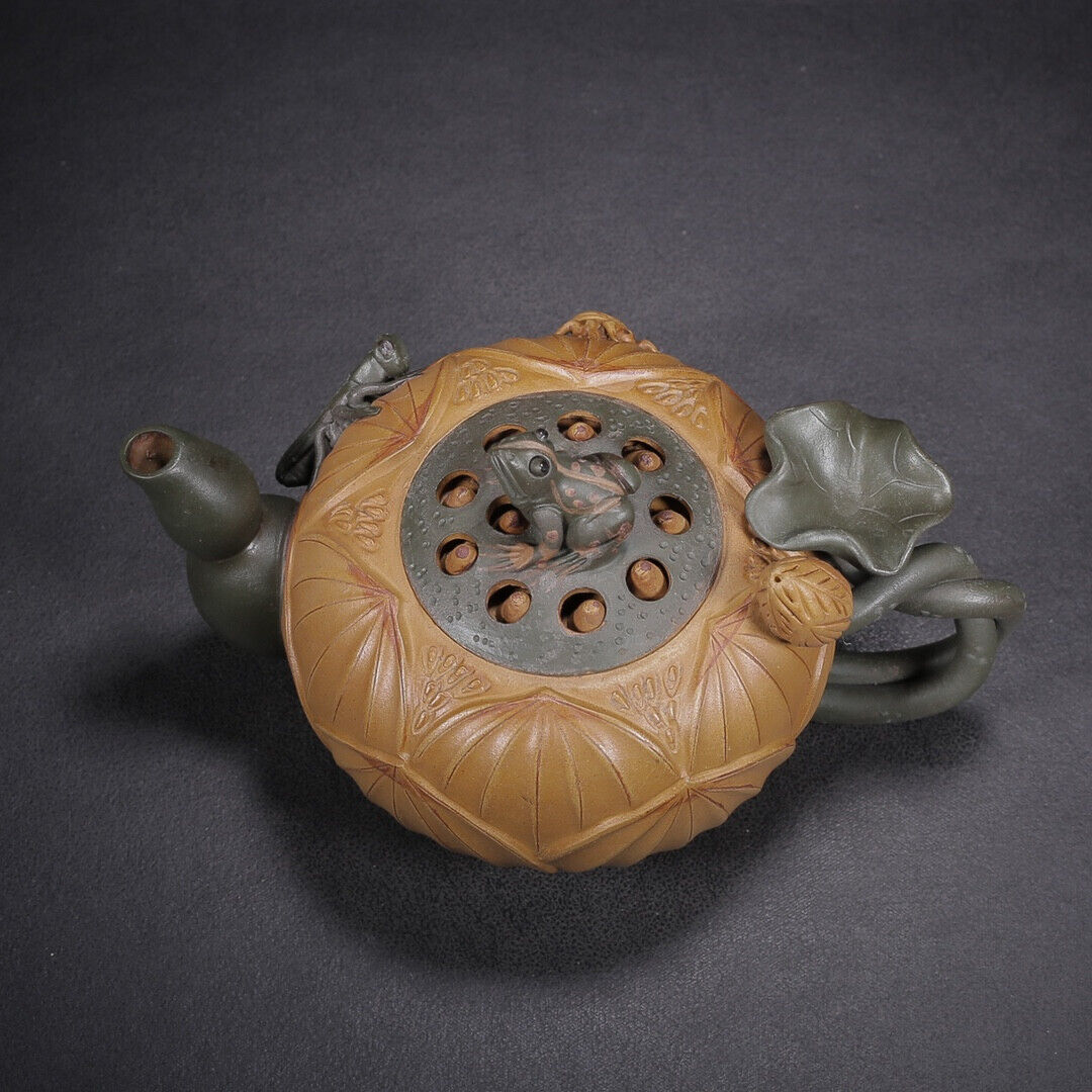 Chinese Yixing Zisha Clay Handmade Exquisite Teapot(青蛙莲子 底款：蒋蓉)