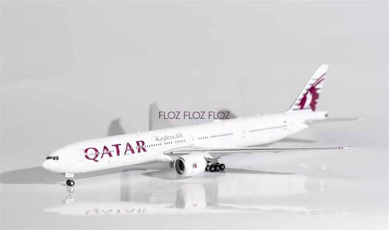 Phoenix Qatar Airways for Boeing 777-300ER A7-BOB White coating LTD 1:400 Model