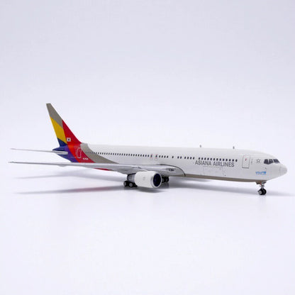 1:400 JC Wings Asiana Boeing 767-300 Passenger Airplane Diecast Plane Model