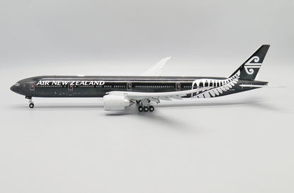 1:200 JC Wings Air New Zealand Boeing 777-300ER Passenger Airplane Diecast Model