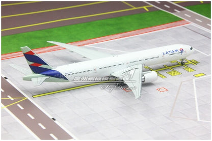 1:400 GeminiJets LATAM BOEING B777-300ER Airplane Diecast Plane Aircraft Model