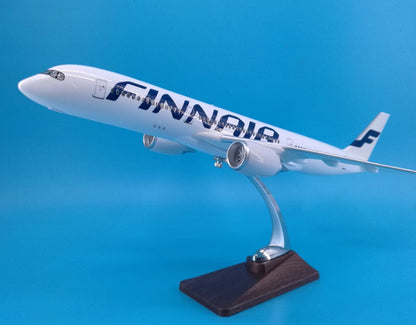 47CM FINNAIR AIRBUS A350 OH-LWA Passenger Airplane Resin Aircraft Plane Model