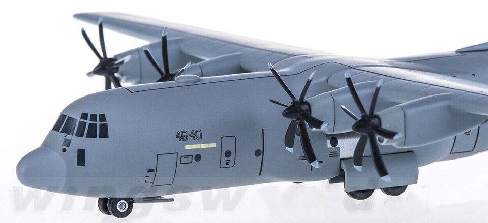 1:200 Hogan F.F.AA Lockheed C-130J Airfreighter Diecast Military Aircraft Model