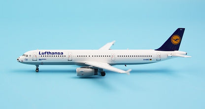 HYJLwings Lufthansa Airlines For Airbus A321 D-AISC Football Nose 1/400 plane