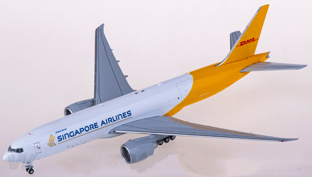 1:400 JC Wings SINGAPORE AIRLINES BOEING 777-200LRF Aircraft Diecast Plane Model