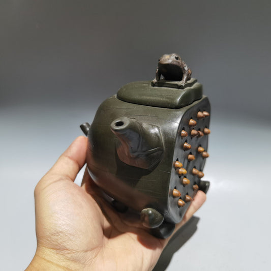 Chinese Yixing Zisha Clay Handmade Exquisite Teapot品名：青蛙莲子壶 低款：蒋蓉