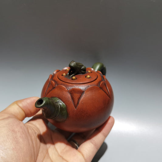 Chinese Yixing Zisha Clay Handmade Exquisite Teapot 品名：青蛙莲子壶 低款：万晨红