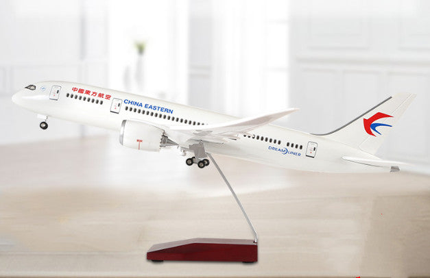 1:130 43CM CHINA EASTERN BOEING 787 Airplane Landing Gear Resin Aircraft Model