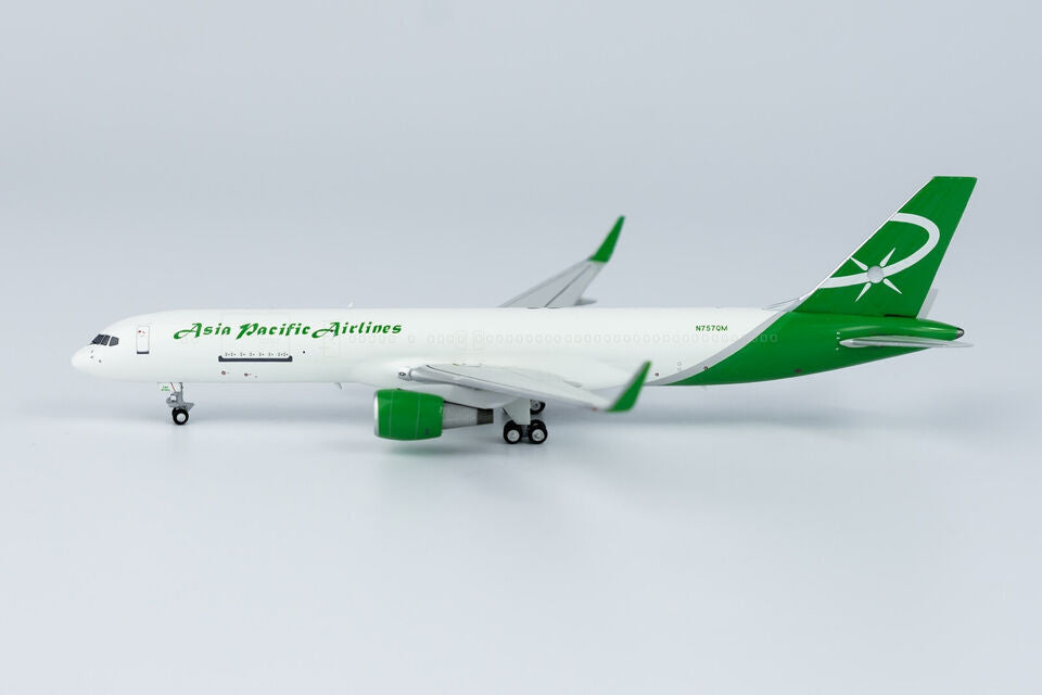 1:400 NG Model Asia Pacific Airlines BOEING 757-200 Aircraft Diecast Plane Model