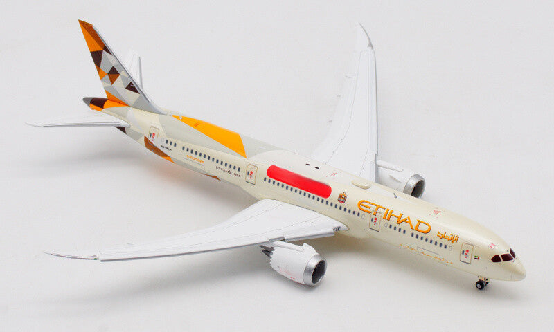 JC Wings Etihad Airways for Boeing 787-9 A6-BLM Flaps down 1:400 plane model