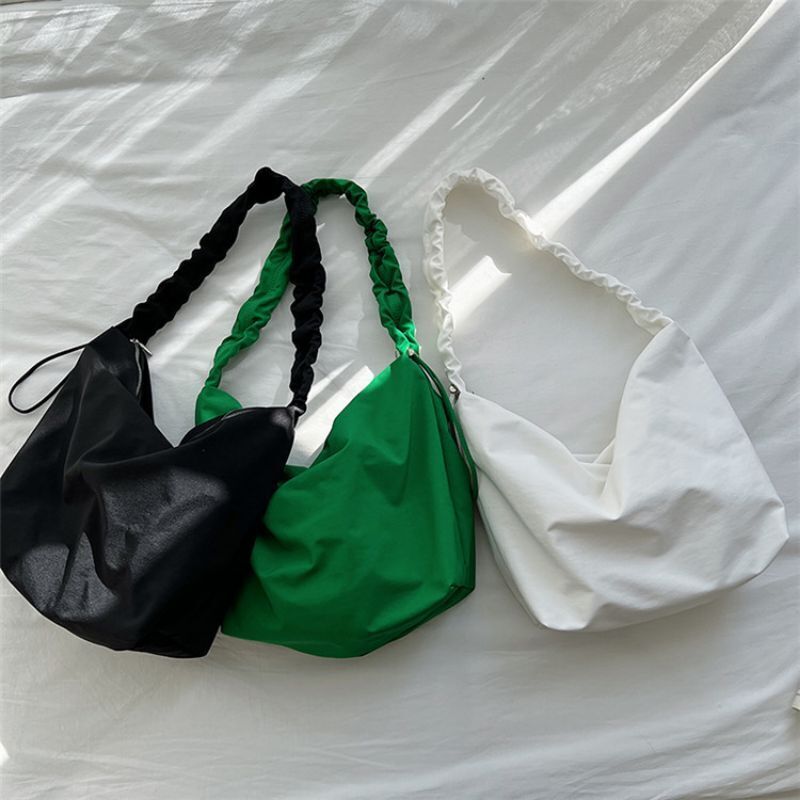 Simple Messenger Bag Large Capacity Shoulder Purse Leisure Pleated Nylon Pouch