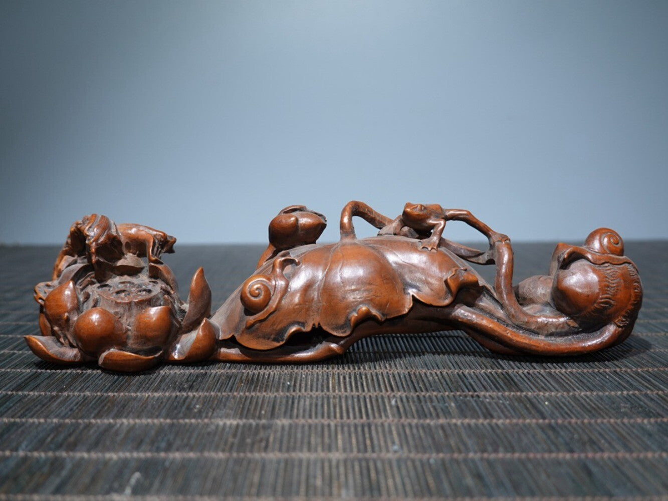 Old Chinese Boxwood Handcarved Frog Lotus Wealth Ruyi Lucky Statue 75g