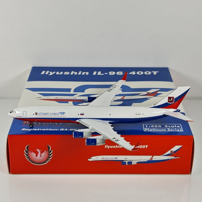 1:400 Phoenix Vietnam Airlines Ilyushin IL-96-400T Diecast Aircraft Plane Model