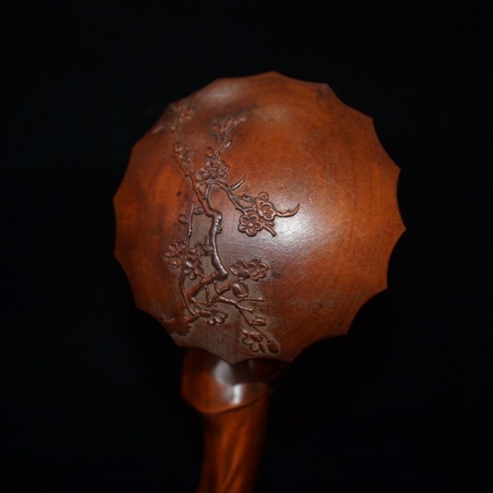 Ornament Boxwood carving Chinese traditional beauty holding umbrella girl statue
