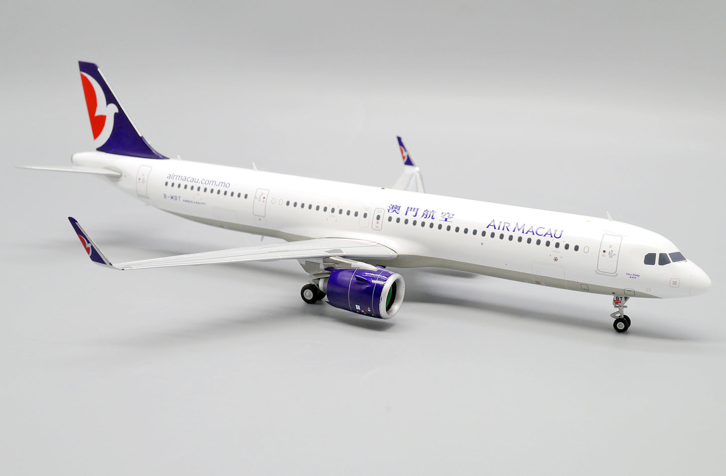 1:200 JC Wings Air Macau Passenger Plane Airbus 321 B-MBT Diecast Aircraft Model