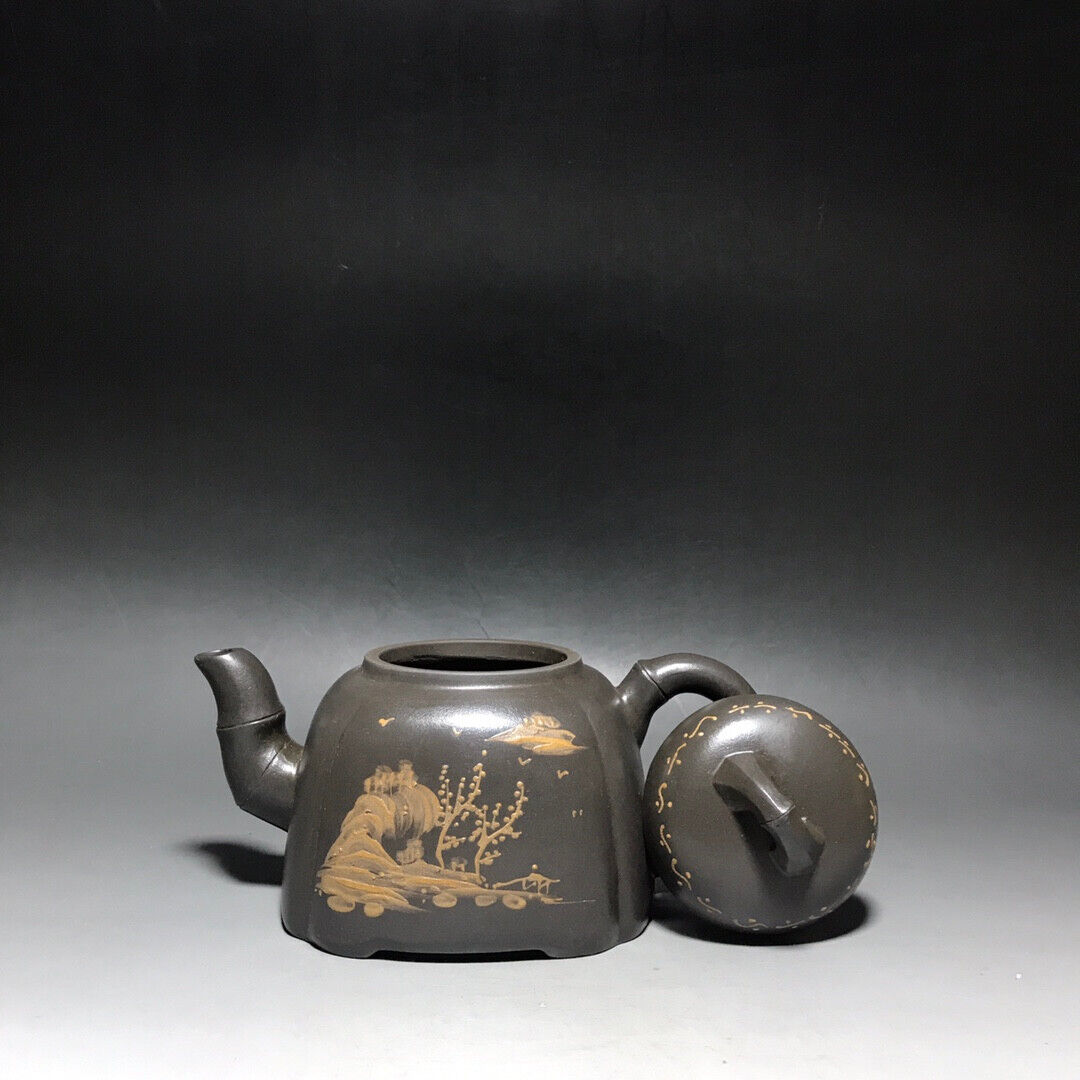 Chinese Yixing Zisha Clay Handmade Exquisite Teapot（混方抽角 底款：顾景舟）