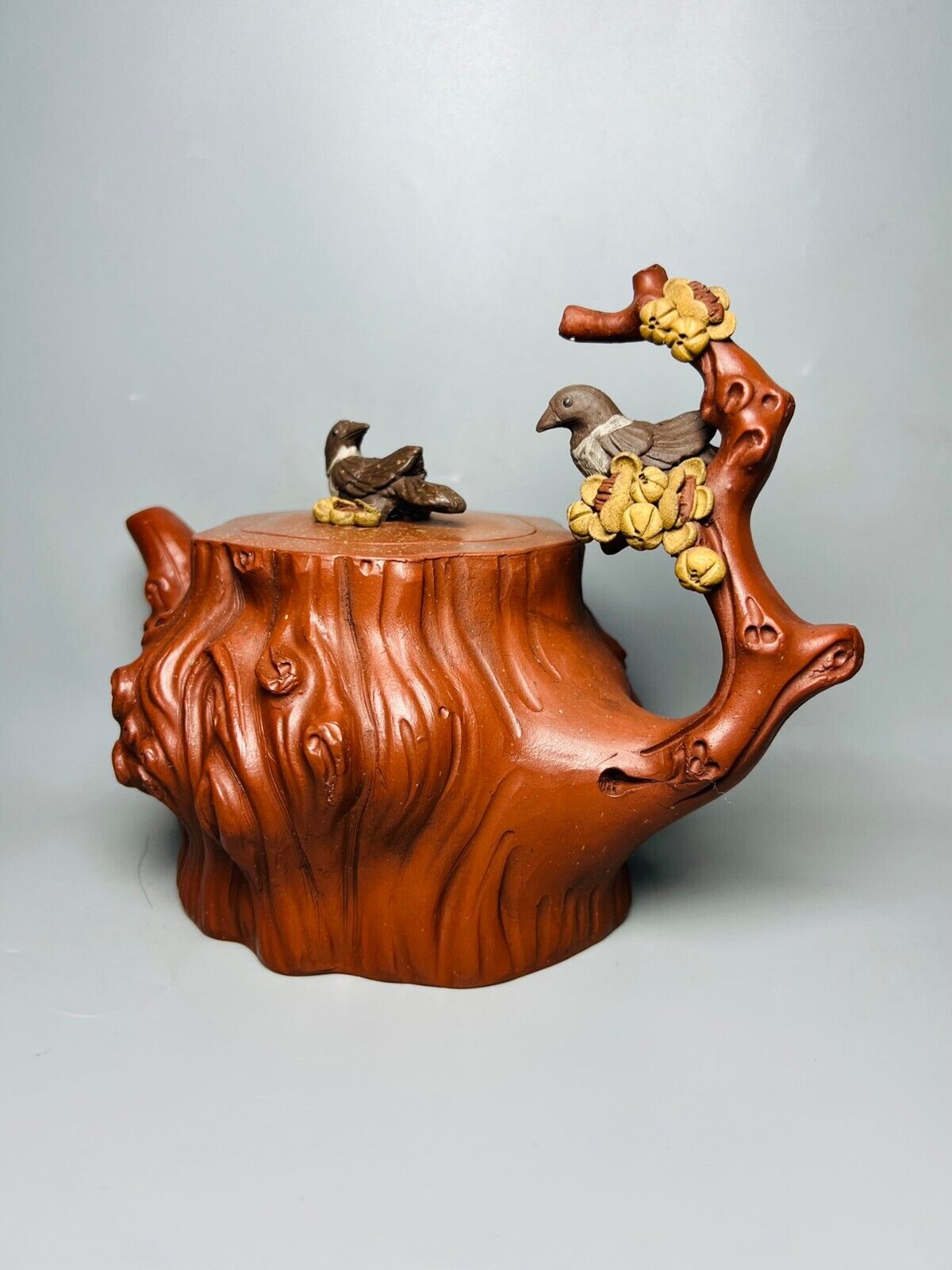 Chinese Yixing Zisha Clay Handmade Exquisite Teapot（喜上眉梢树桩 底款： 汪寅仙）