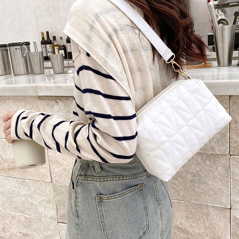 Handbags Retro Embroidery Synthetic Leather Shoulder Underarm Bag Hobos Handbags