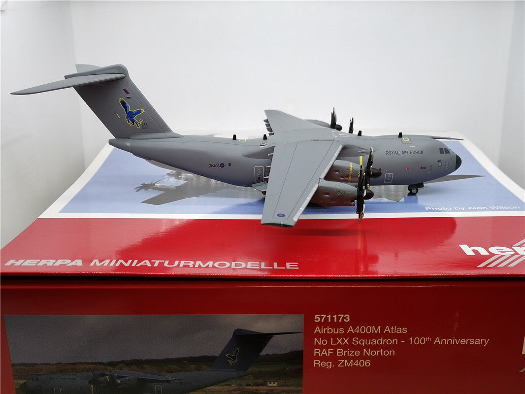 1:200 Herpa A400M Atlas No LXX Squadron RAF Brize Norton Aircraft Diecast Model