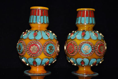 Collect a pair of Tibetan old honey wax inlaid turquoise gemstone vases