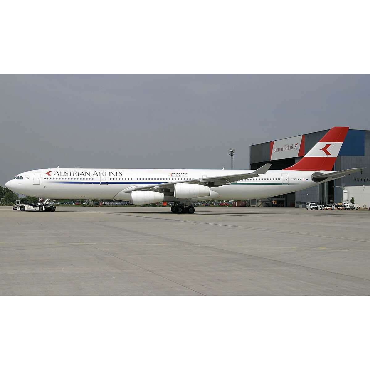 1:400 Phoenix Austrian Airlines Airbus A340-300 Airplane Diecast Aircraft Model