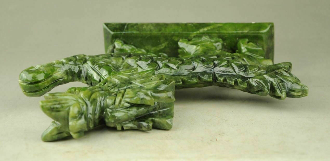 Exquisite Natural Jade Handmade Hand-carved Dragon Statues