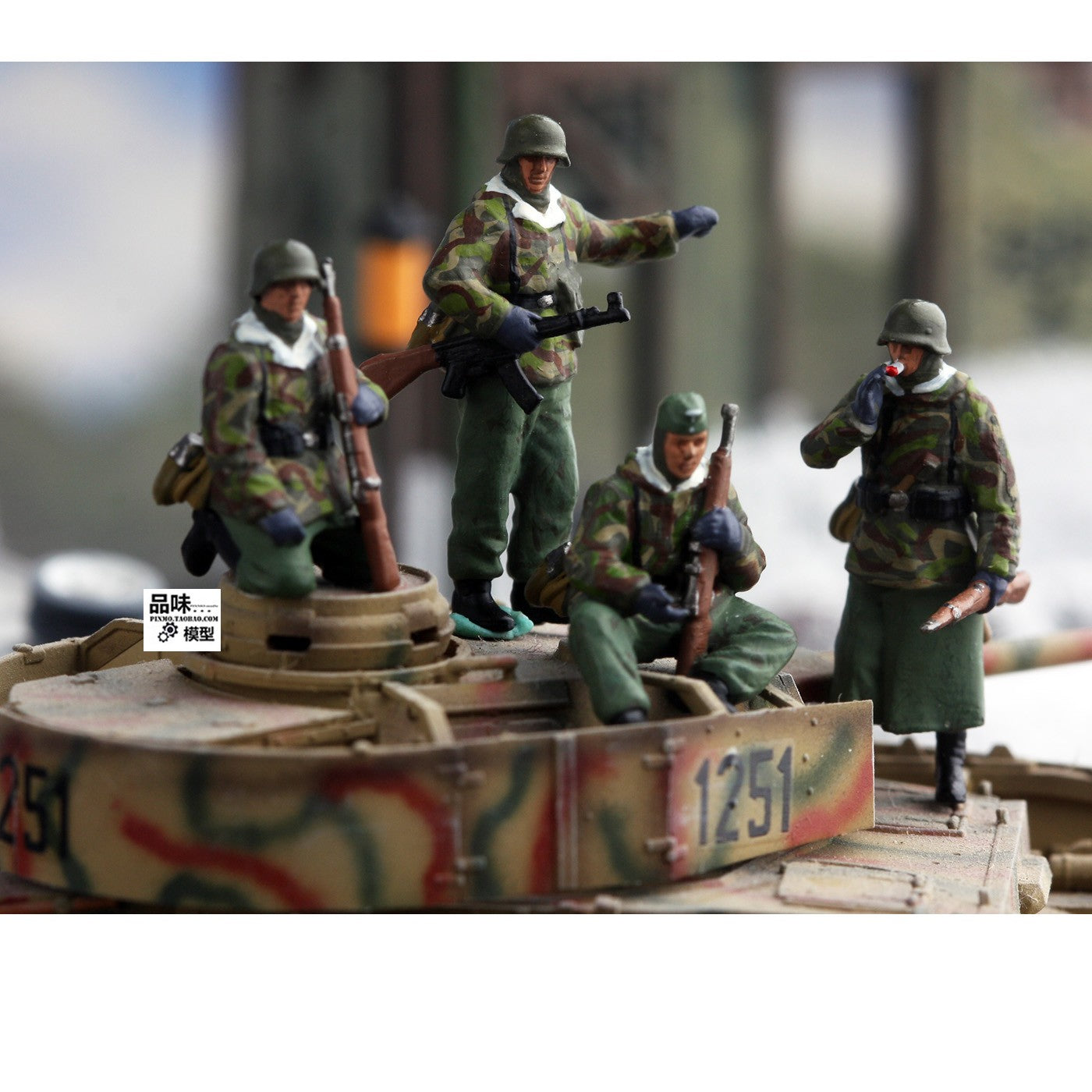 1/72 Homemade German Armored Tank Bombardier 4pcs Soldier Finished Colored Model