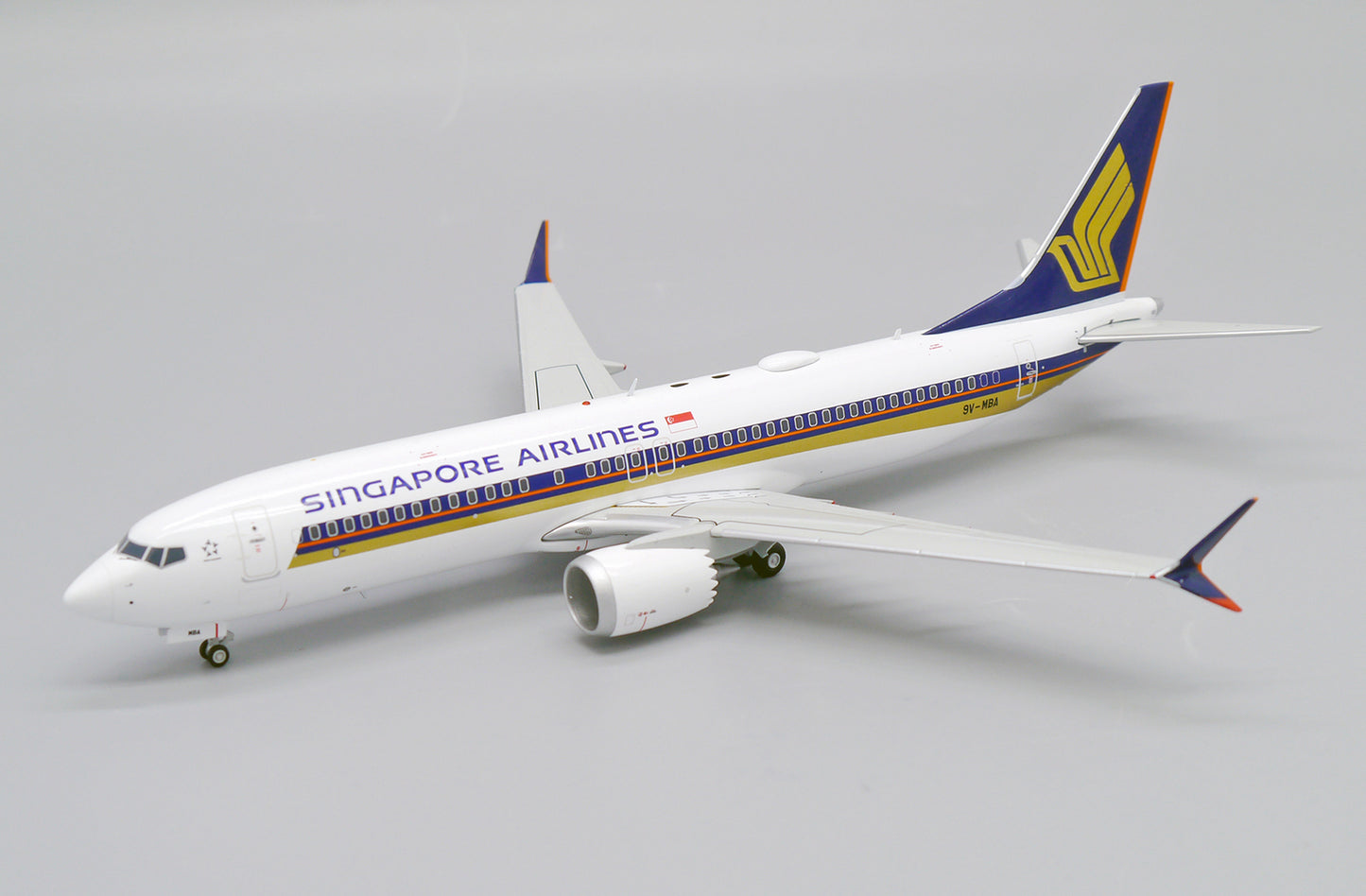 1:200 JC Wings Singapore Airlines B737 MAX 8 Passenger Airplane Diecast Model