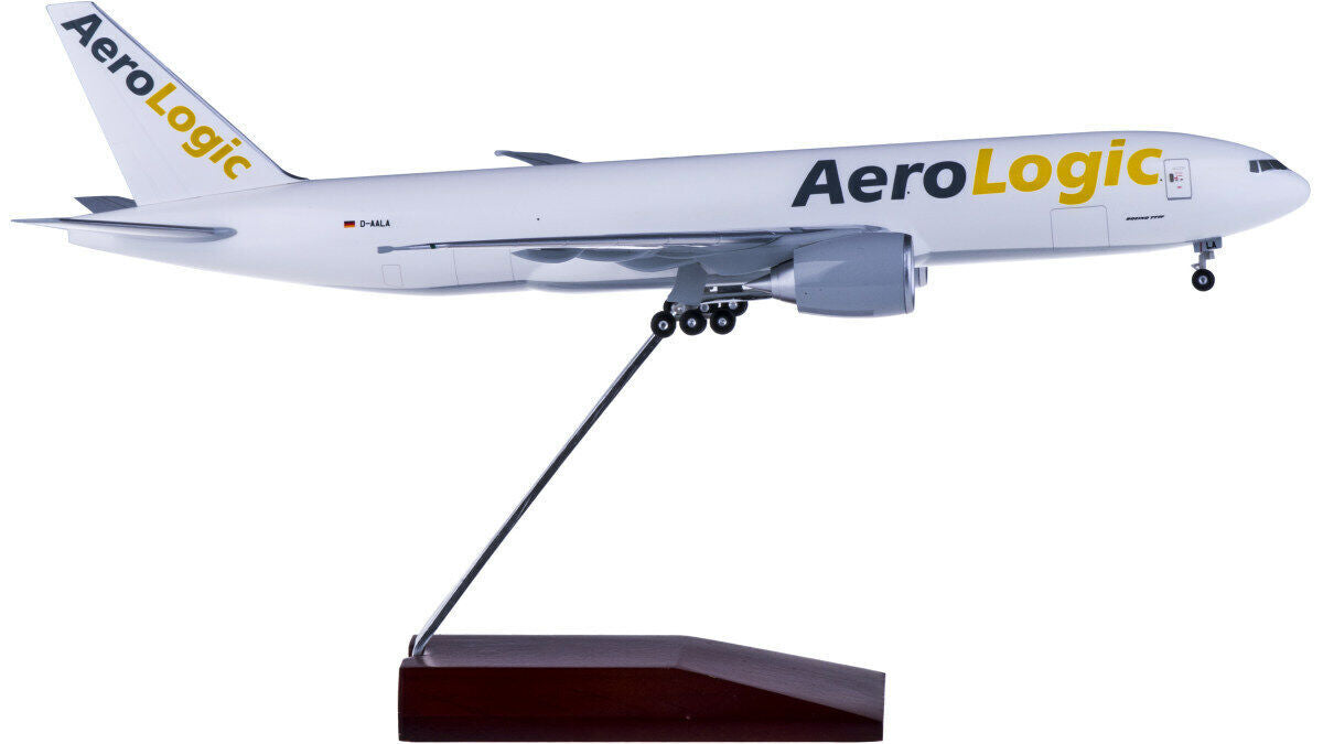 1:200 32CM Hogan AeroLogic BOEING 777-200F Airfreighter ABS Plastic Plane Model