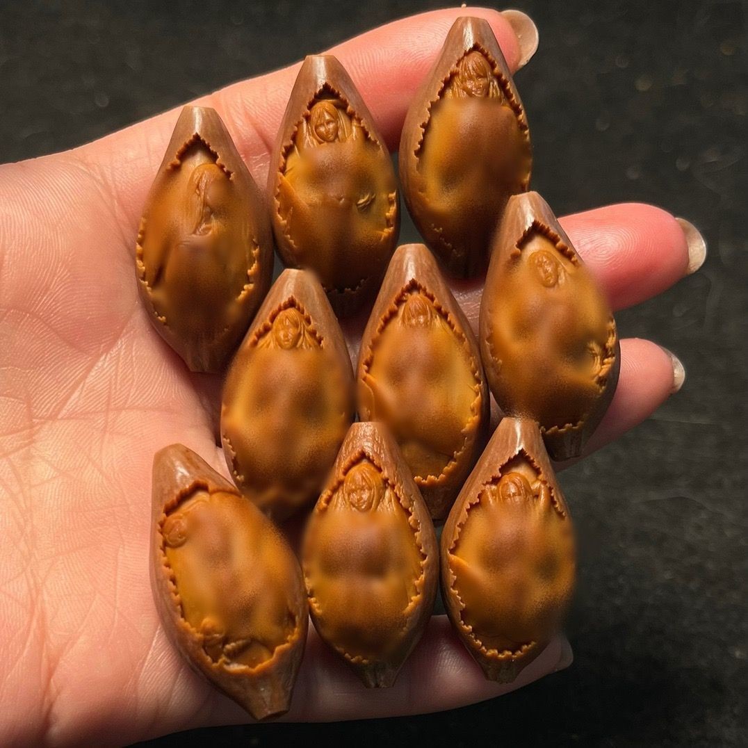 Hand Carved Peach Stone Five Emperors Coins Wealth Keychain Pendant