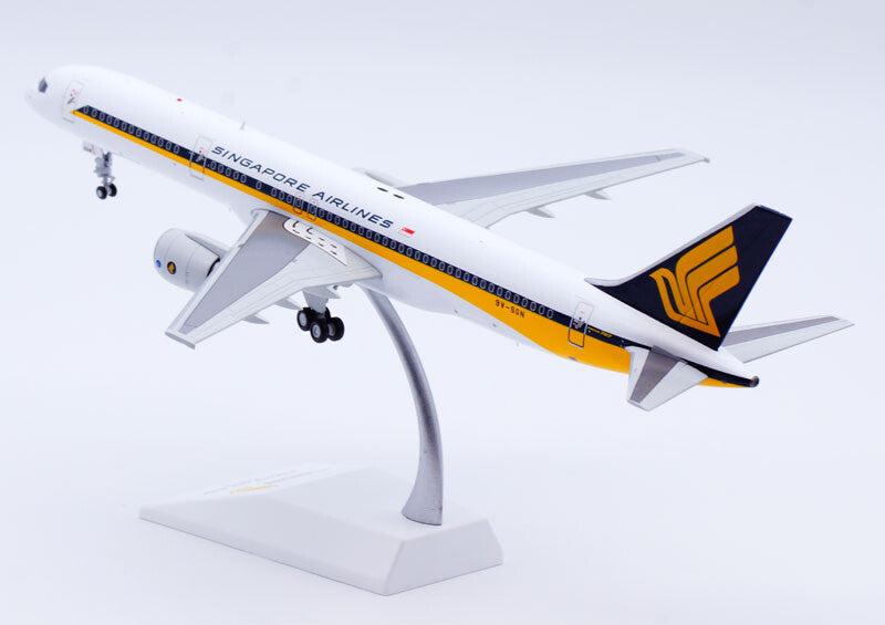 1:200 JC Wings SINGAPORE AIRLINES BOEING 757-200 Airplane Diecast Aircraft Model
