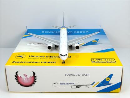 1:400 Phoenix Ukraine International B767-300ER Airplane Diecast Aircraft Model