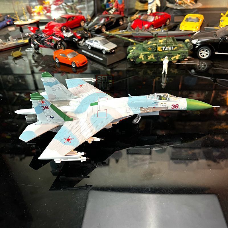 1: 100 Chinese Su27 Fighter Model Alloy
