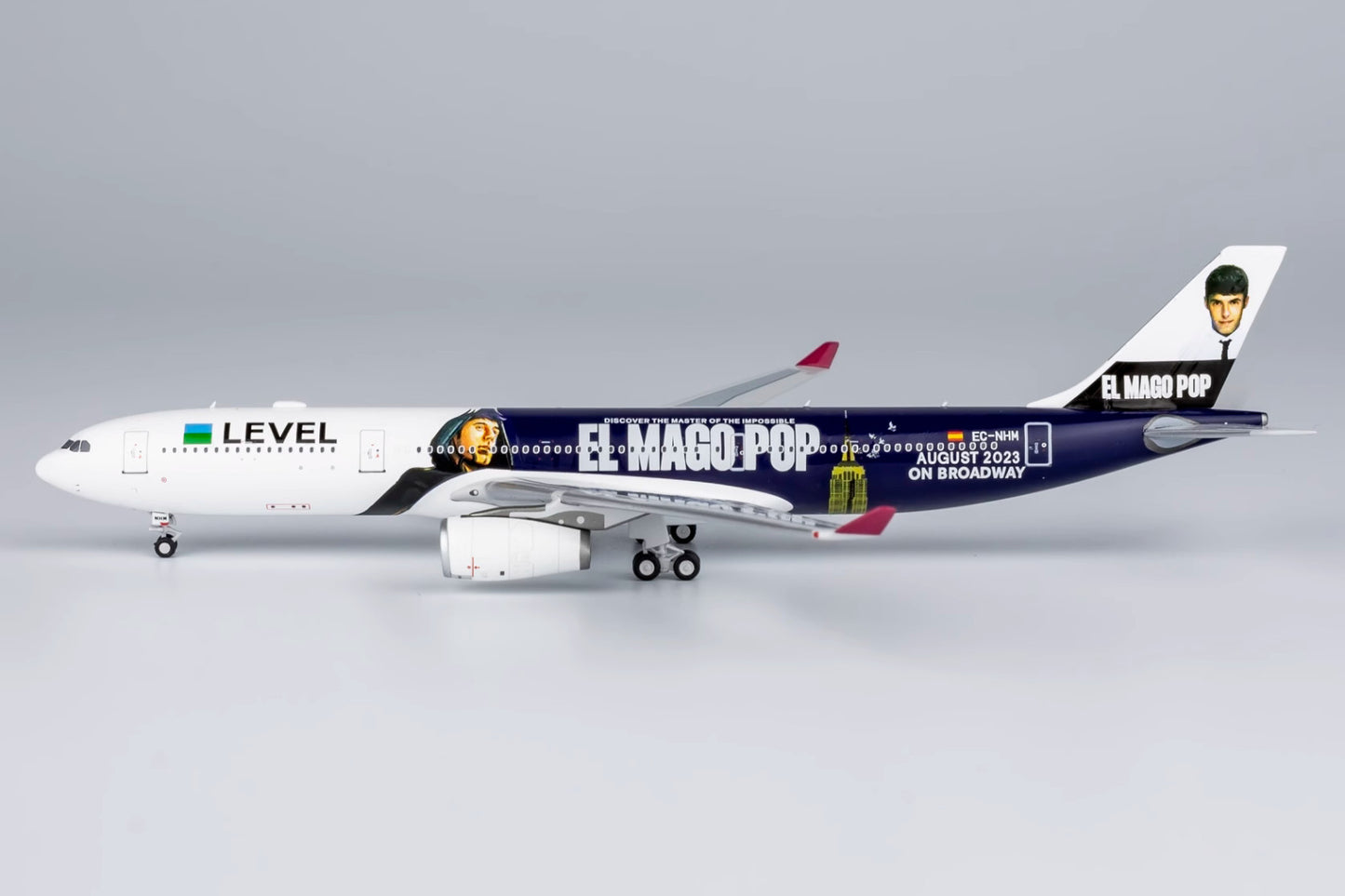 1:400 NG MODEL LEVEL AIRBUS A330-300 Passenger Airplane Diecast Aircraft Model