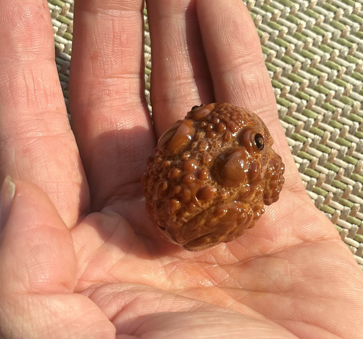 Olive Nut Hand Carved 3 Legged Toad Statue Pendant Chain Bead Decor