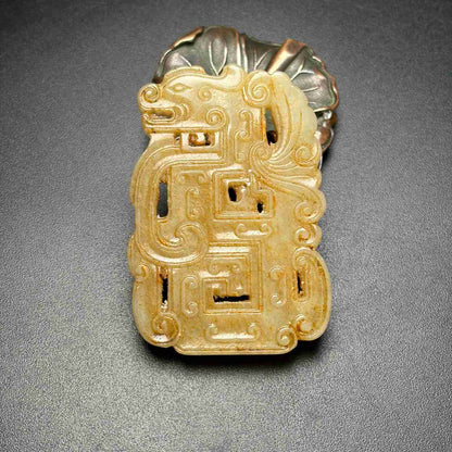 Chinese Natural Hetian Jade Hand-carved Exquisite Dragon Pendant 31242