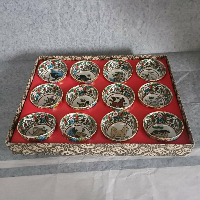 Chinese Old porcelain color Hand Painted 12 zodiac porcelain teacup bowl