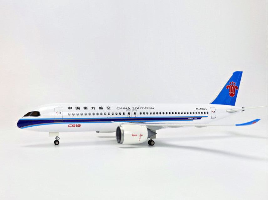 47CM 1:82 CHINA SOUTHERN COMAC C919 Airplane Landing gears Resin Aircraft Model