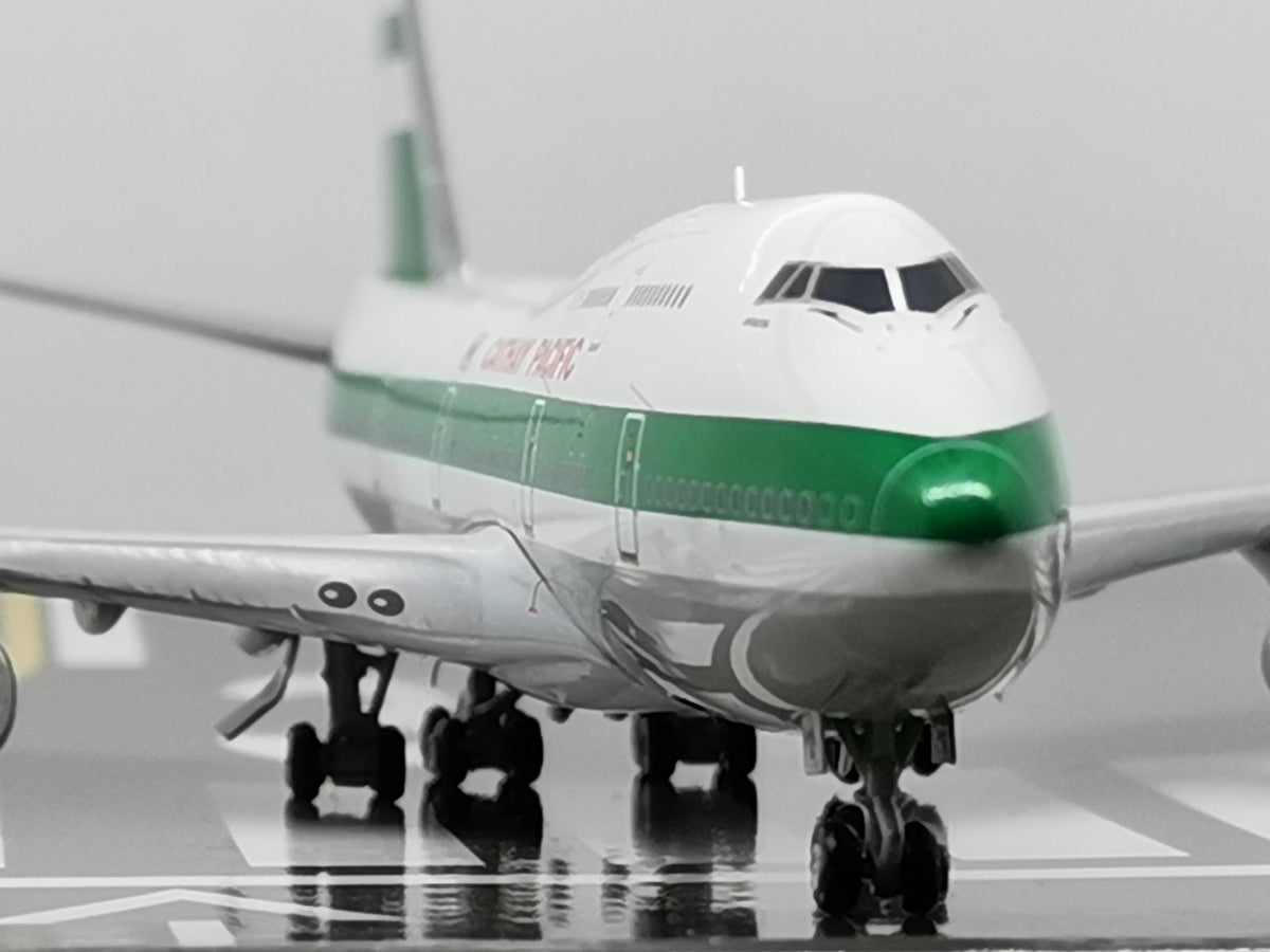 1:400 JC Wings CATHY PACIFIC BOEING B747-400 Passenger Airplane Diecast Model