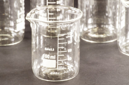 12 Pack 100mL Beakers w/ Pour Spout, Borosilicate Glass, 2.09" Dia. x 2.85" Tall
