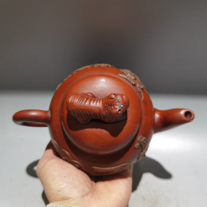 Chinese Yixing Zisha Clay Handmade Exquisite Teapot （卧虎藏龙 低款：周桂珍 )