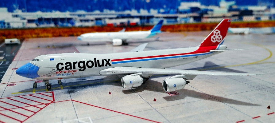 1:400 Phoenix Cargolux BOEING 747-8F Airfreighter Diecast Aircraft Plane Model