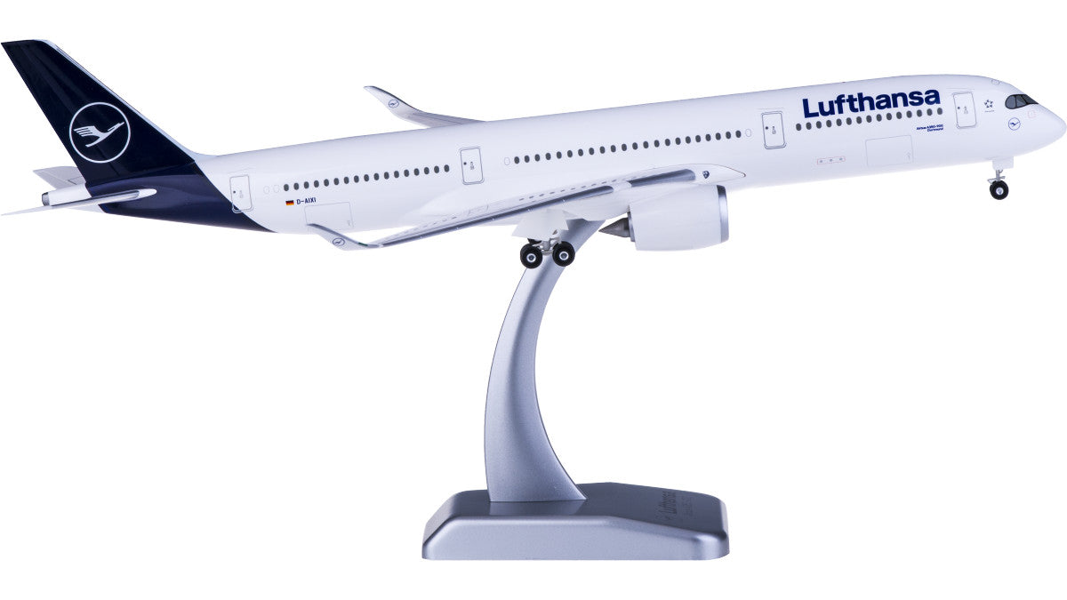 1:200 33CM Hogan Lufthansa AIRBUS A350-900 Passenger Airplane ABS Plastic Model