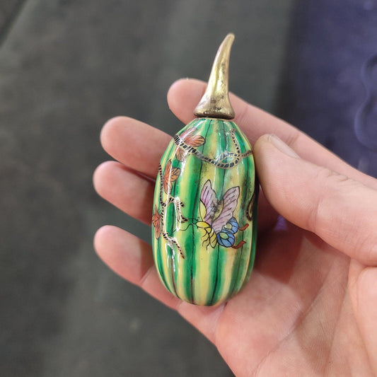 Chinese Porcelain Snuff Bottle Ceramics melon and fruit Statue Figurine Painting